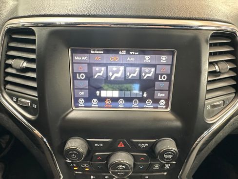 Used 2019 Jeep Grand Cherokee Laredo RWD image 18