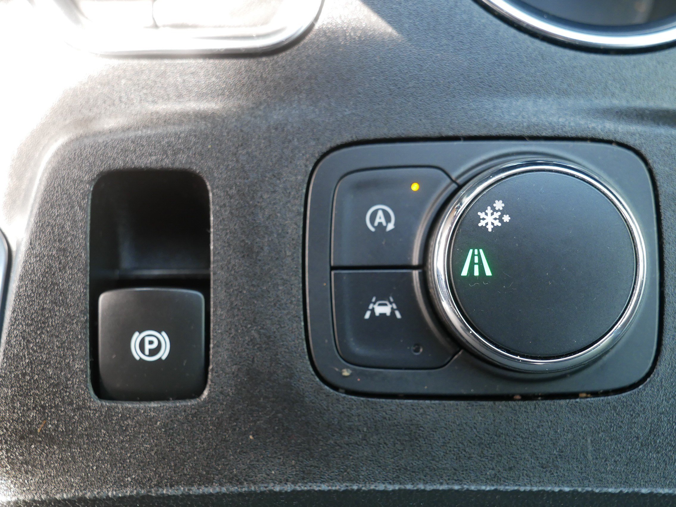 Used 2023 Chevrolet Traverse LT FWD image 31