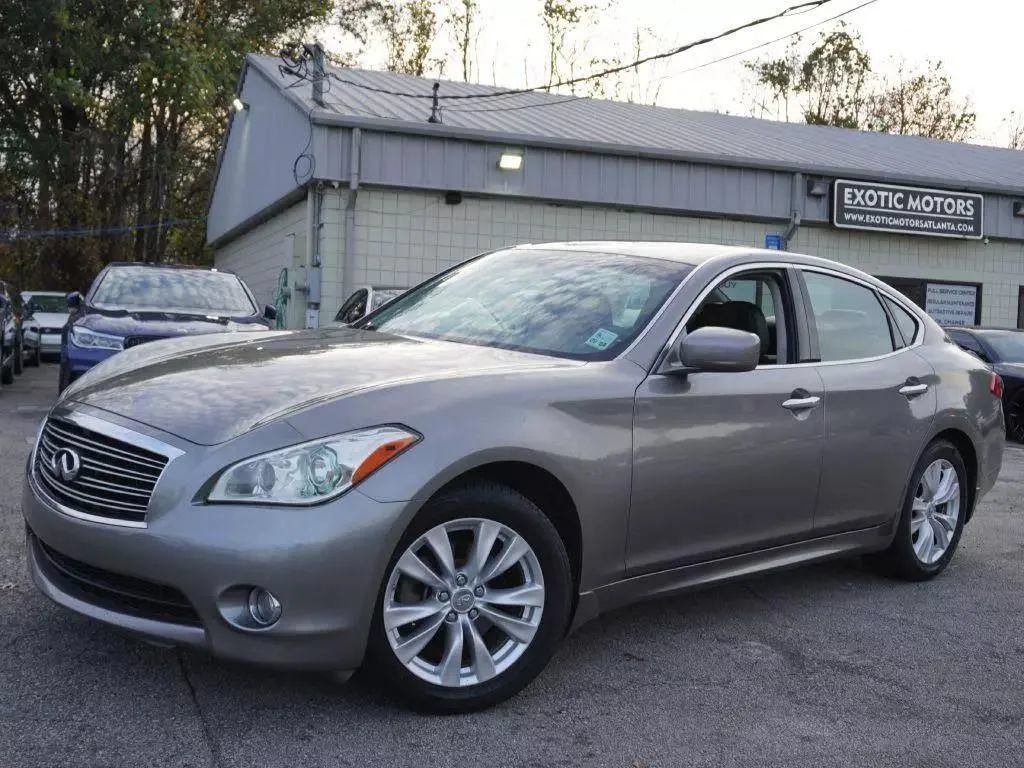 Used 2011 INFINITI M37 w/ Premium Pkg RWD image 3