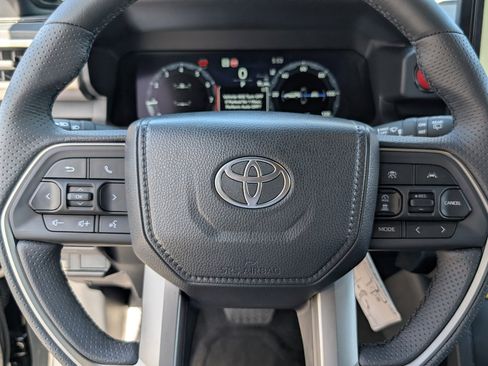 Used 2026 Toyota 4Runner TRD Off-Road Premium AWD/4WD image 18