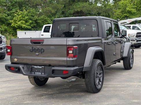 New 2025 Jeep Gladiator Sport image 7