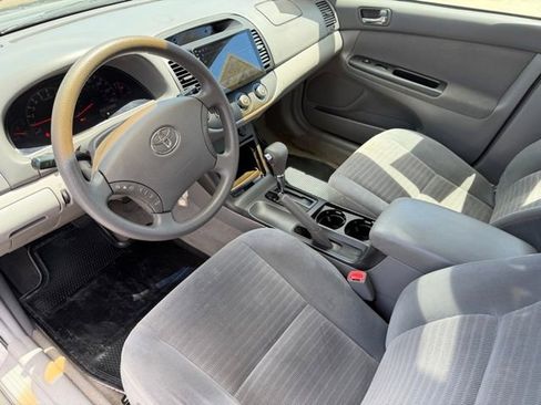 Used 2005 Toyota Camry FWD image 11