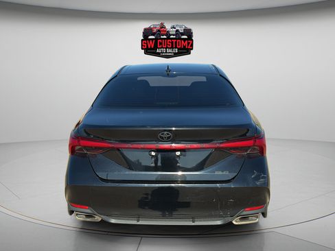 Used 2021 Toyota Avalon XLE FWD image 6