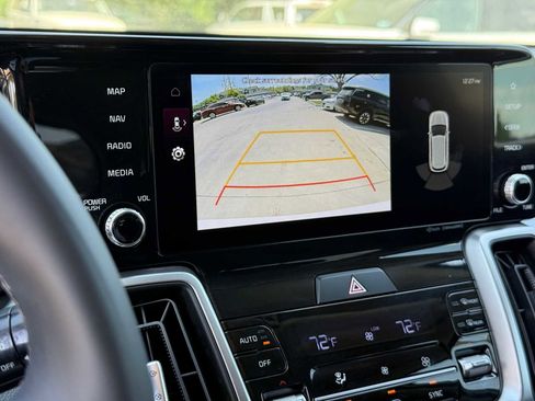 Used 2023 Kia Sorento S image 15