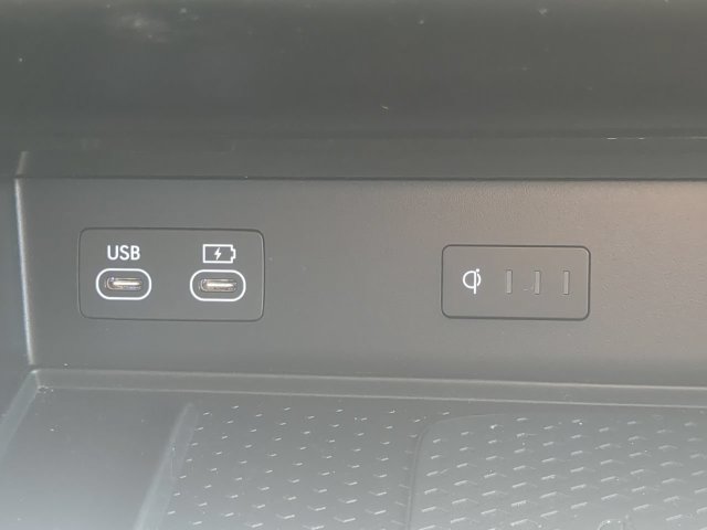Used 2025 Genesis GV80 3.5T e-SC AWD/4WD image 22