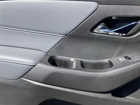 Used 2020 Chevrolet Traverse LT image 28