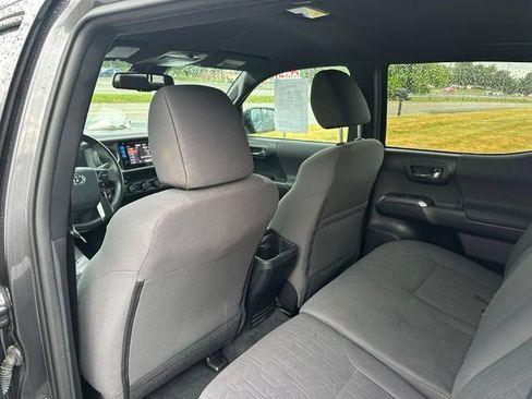Used 2019 Toyota Tacoma TRD Sport w/ Technology Package AWD/4WD image 15