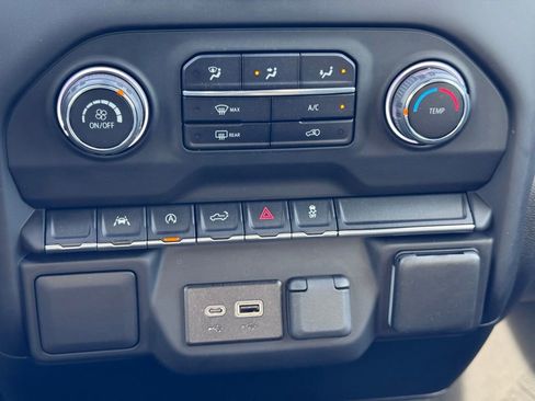 Used 2023 Chevrolet Silverado 1500 Custom image 30
