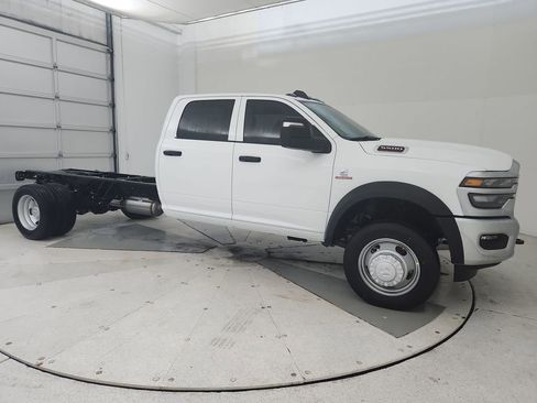 New 2026 RAM 5500 Tradesman w/ Chrome Appearance Group image 2