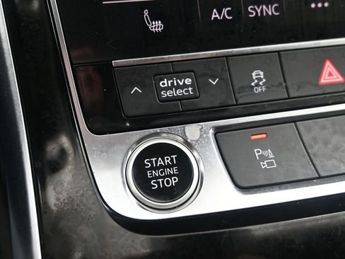 Used 2021 Audi Q8 Premium w/ Black Optic Package image 23