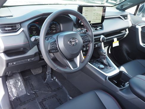 Used 2025 Toyota RAV4 XSE image 12