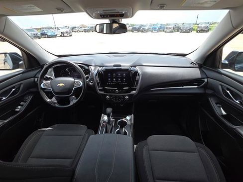 Used 2021 Chevrolet Traverse LT FWD image 12