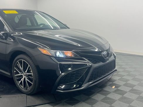 Used 2024 Toyota Camry SE FWD image 8