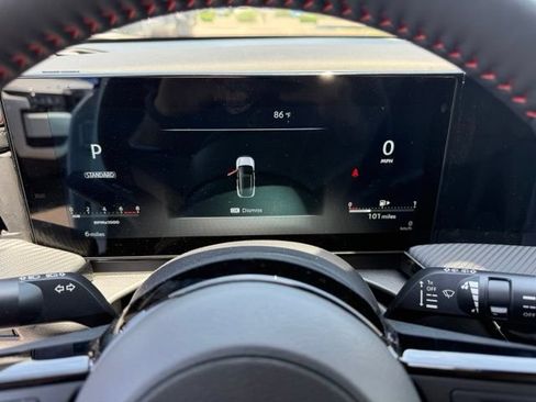 New 2026 Nissan Kicks SR AWD/4WD image 19