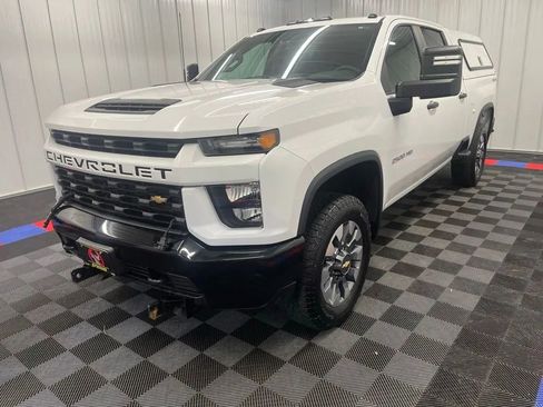 Used 2023 Chevrolet Silverado 2500 Custom w/ Custom Convenience Package AWD/4WD image 4