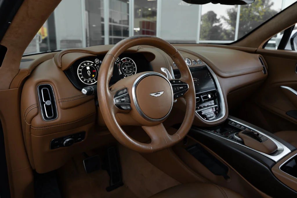 Used 2022 Aston Martin DBX AWD/4WD image 26