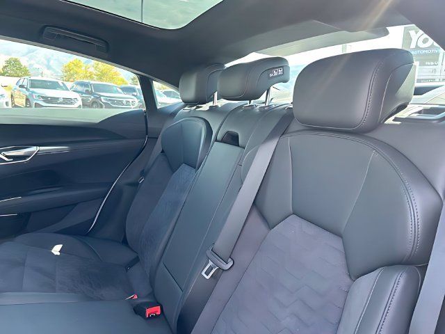 Used 2023 Audi e-tron GT Premium Plus AWD/4WD image 17