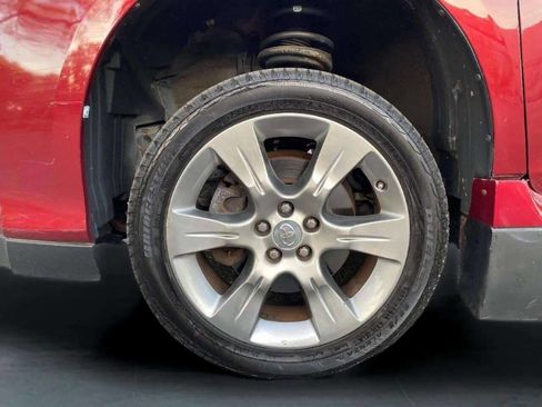 Used 2014 Toyota Sienna SE image 33