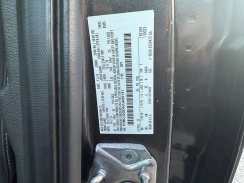 Used 2018 Ford Escape SE image 19