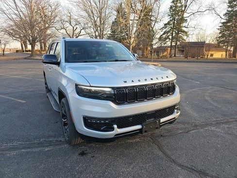 Used 2023 Jeep Wagoneer Series II image 8
