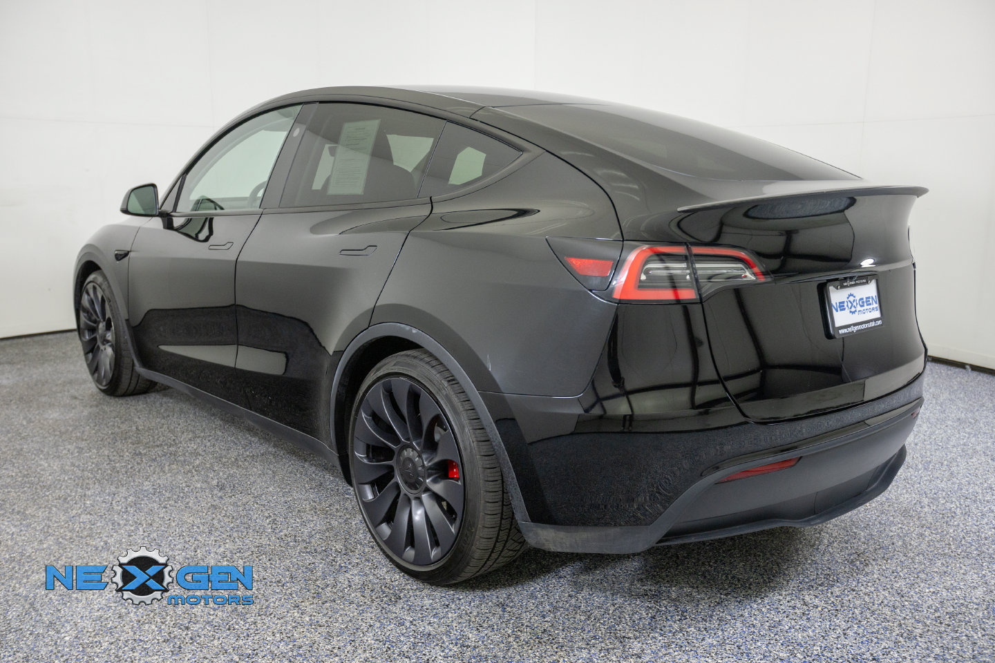 Used 2024 Tesla Model Y Performance AWD/4WD image 6