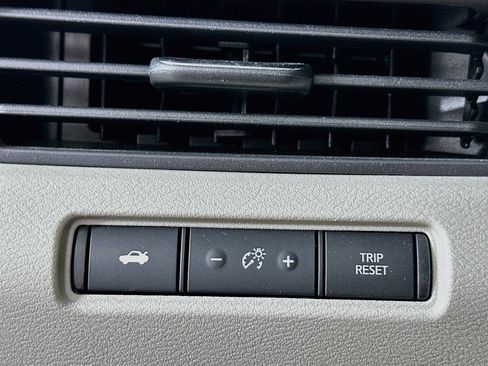 Used 2023 Nissan Altima 2.5 SV AWD/4WD image 17