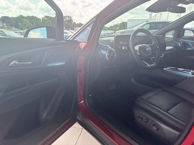 Used 2024 Chevrolet Equinox EV LT w/ LPO, Blackout Package AWD/4WD image 11