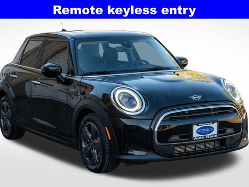 Used 2022 MINI Cooper 4-Door Hardtop image 10