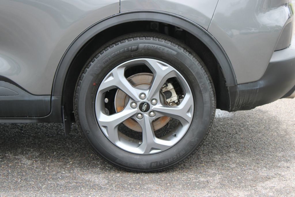 Used 2025 Ford Escape ST-Line FWD image 17
