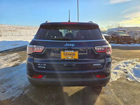 Used 2019 Jeep Compass Latitude w/ Popular Equipment Group image 5