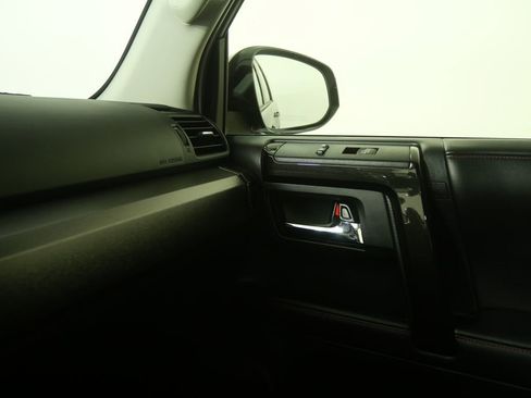 Used 2014 Toyota 4Runner Trail image 29
