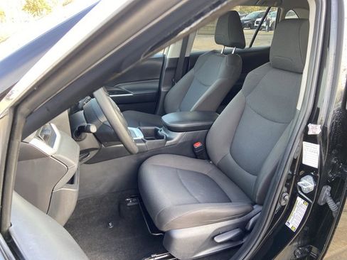 Used 2024 Toyota RAV4 LE image 17