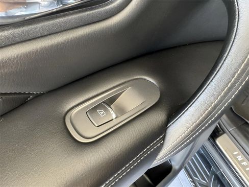 Used 2021 INFINITI QX80 Sensory w/ All-Season Package image 22