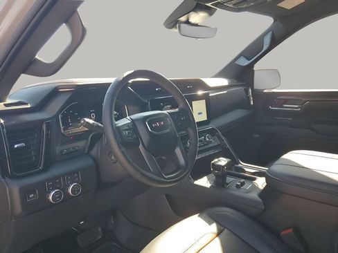 Used 2024 GMC Sierra 1500 AT4 w/ Technology Package image 30