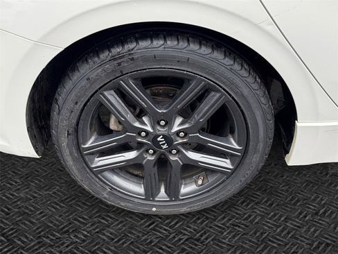 Used 2020 Kia Forte GT-Line w/ GT-Line Premium Package image 12