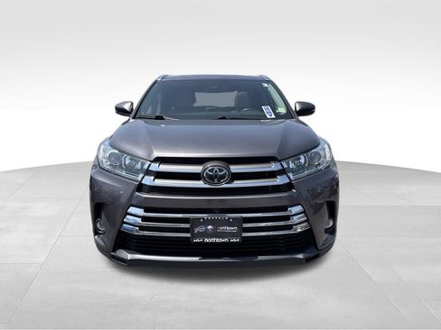 Used 2019 Toyota Highlander Limited Platinum w/ Carpet Mat Package (TMS) AWD/4WD image 2