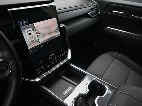 Used 2025 GMC Acadia Elevation image 12