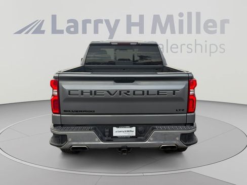 Used 2022 Chevrolet Silverado 1500 LTZ w/ Z71 Off-Road Package AWD/4WD image 4