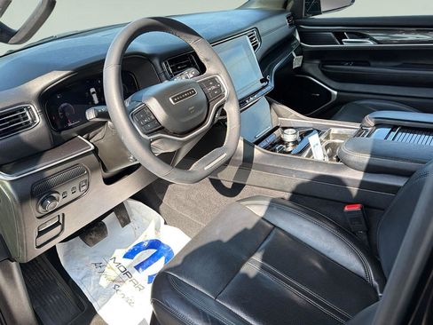 Used 2022 Jeep Wagoneer Series I w/ Premium Group I image 10