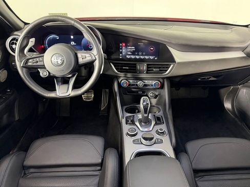Used 2024 Alfa Romeo Giulia Veloce image 13