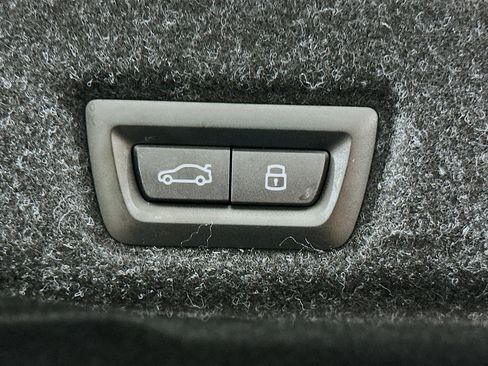 Used 2024 BMW 530i w/ Premium Package image 32