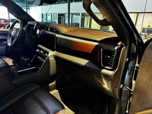 Used 2022 GMC Sierra 1500 Denali w/ Technology Package image 19