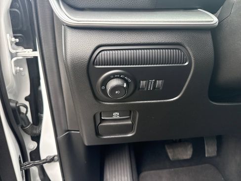Used 2025 Jeep Wagoneer 4WD image 14