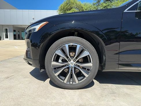 Certified 2022 Volvo XC60 B5 Momentum w/ Advanced Package image 10