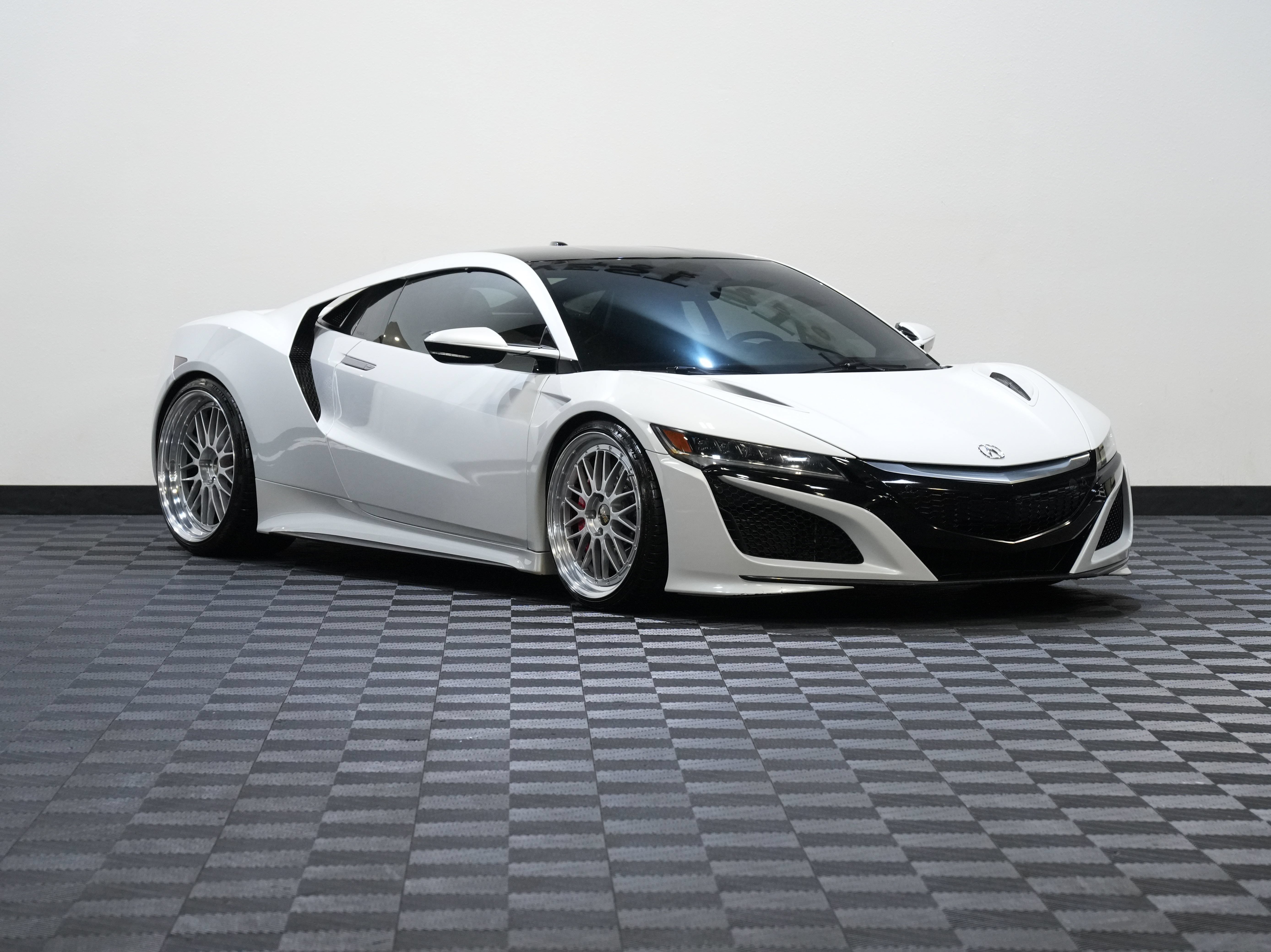 Used 2017 Acura NSX AWD/4WD image 5