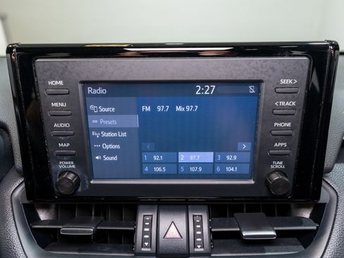 Used 2019 Toyota RAV4 XLE Premium FWD image 17
