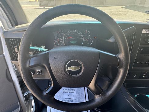 Used 2013 Chevrolet Express 2500 RWD image 28