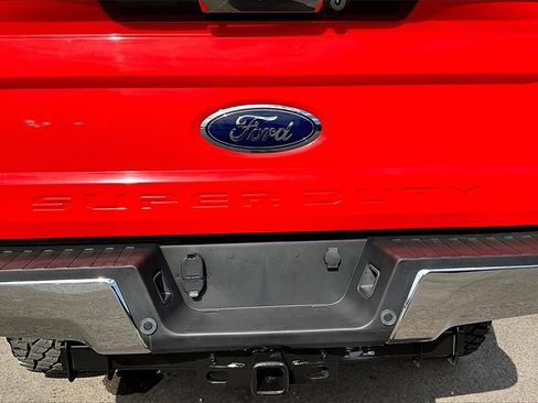 Used 2019 Ford F250 XLT w/ XLT Premium Package image 8