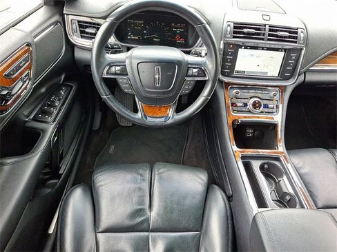 Used 2017 Lincoln Continental Select FWD image 11