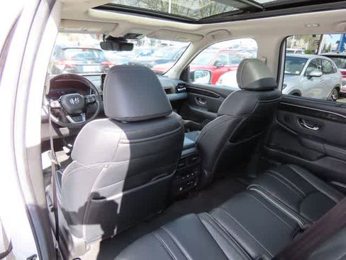 Used 2025 Honda Pilot Elite image 17